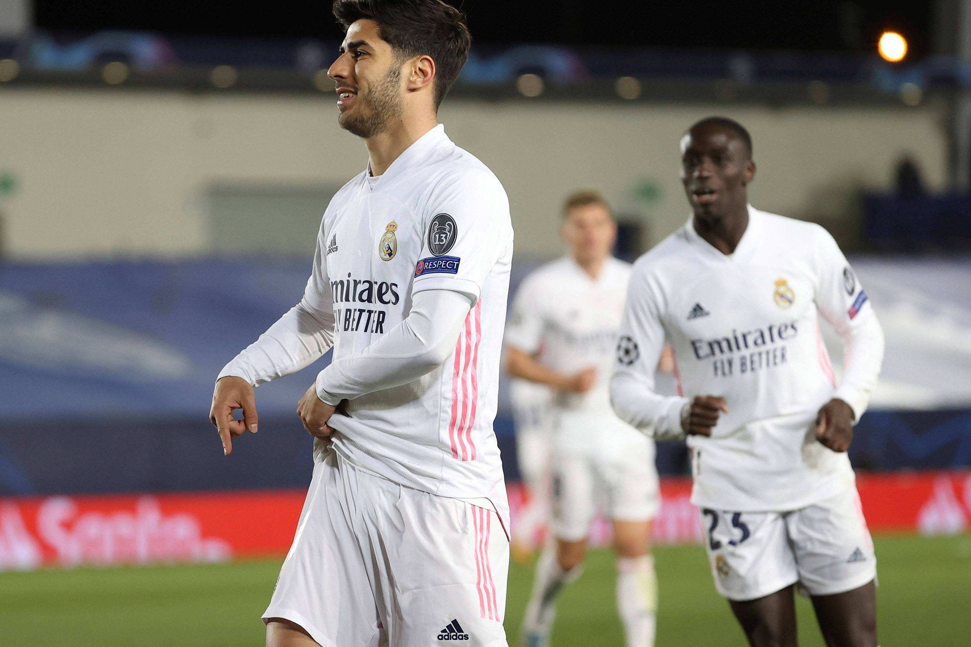 AYX体育赛事-包含莱比锡主场大胜，提前锁定欧冠小组头名的词条