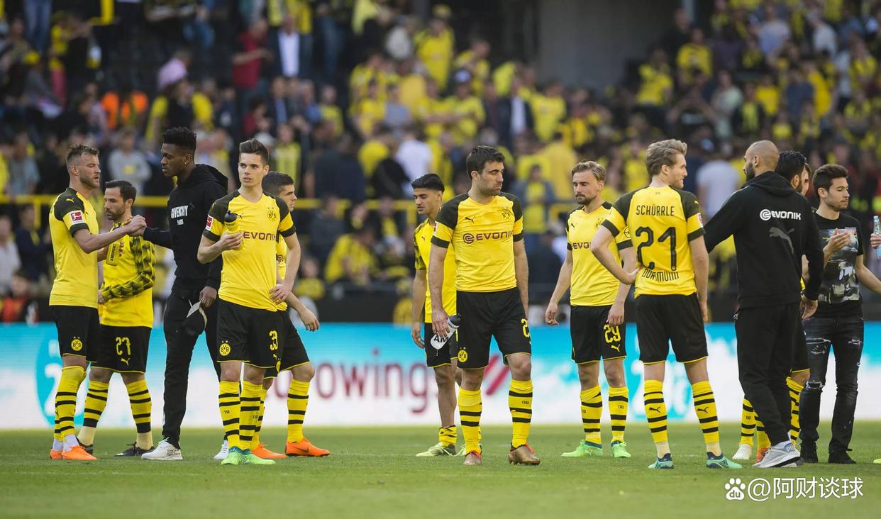 多特蒙德防守线面临挑战,教练组寻求解决方案的简单介绍 多特蒙德防守线面临挑战,教练组寻求解决方案的简单介绍