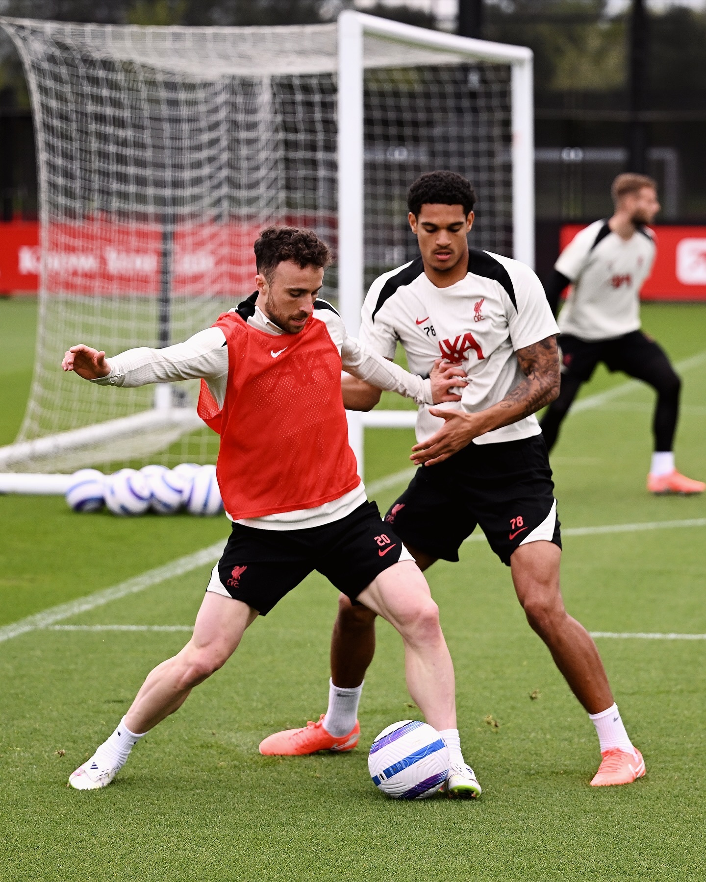 爱游戏官网-利物浦双杀对手，职业生涯积极开局