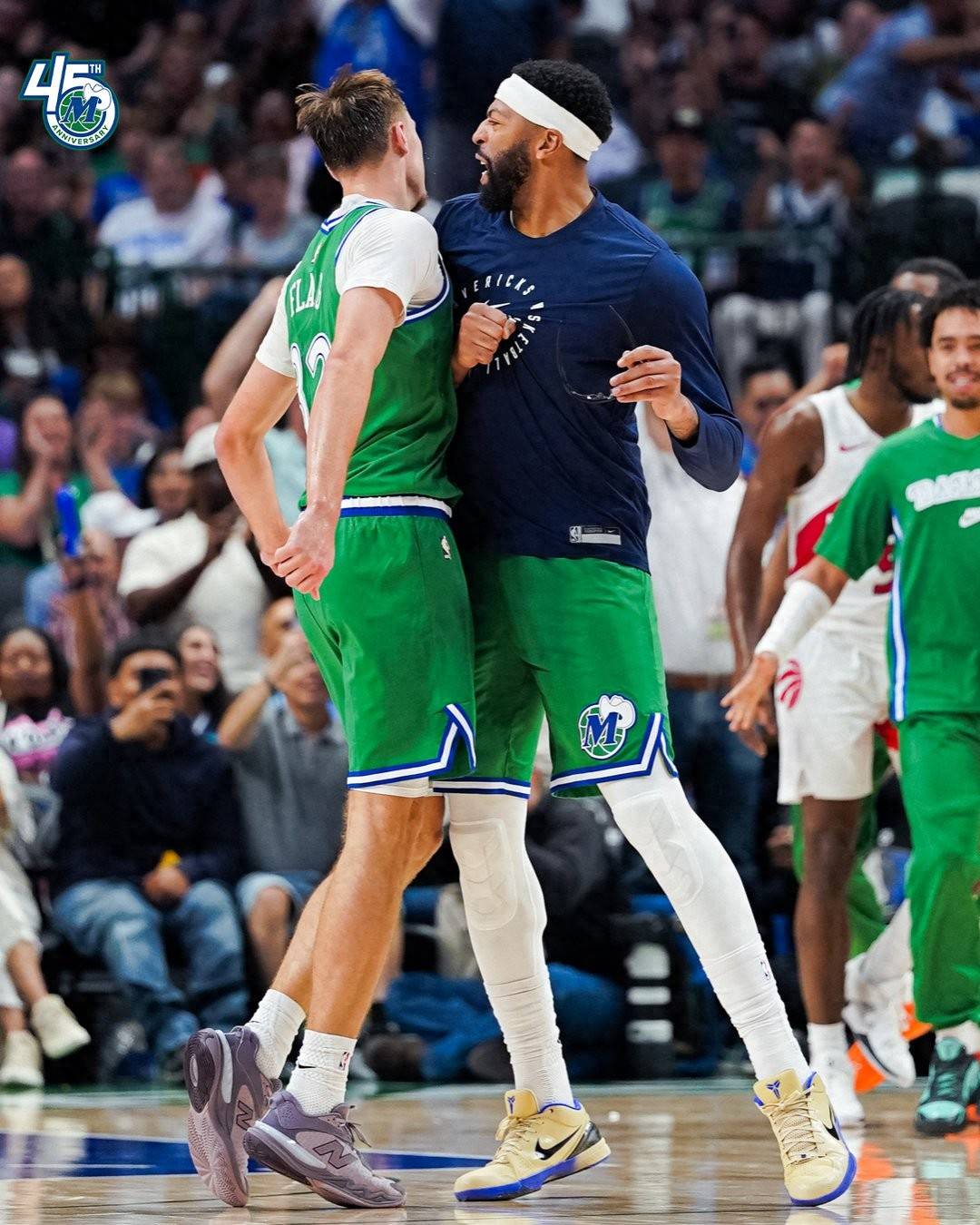 爱游戏官方入口-猛龙队控卫发挥出色，频频助攻队友得分的简单介绍